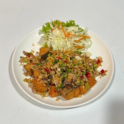 แซลมอนคั่วพริกเกลือ