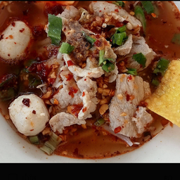 ก๋วยเตี๋ยวต้มยำหมูน้ำใส