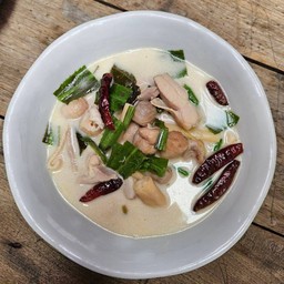 ต้มข่าไก่