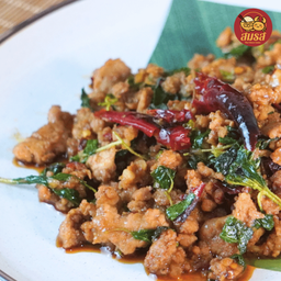 กะเพราไก่ชิ้น/ไก่สับสมรส (เป็นกับ)