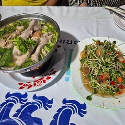 ร้านข้าวต้มนายหนวด