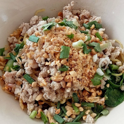 กว๋ยเตี๋ยวแห้งหมูบด