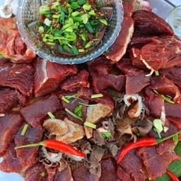 ซอยจุ๊(เนื้อดิบ+แจ่วขม)