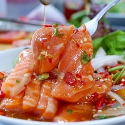 ยำแซลมอล