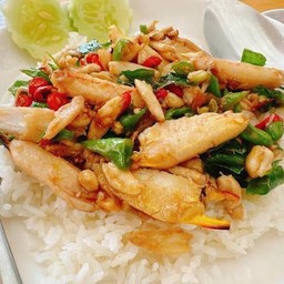 เนื้อปูผัดพริกสดราดข้าว