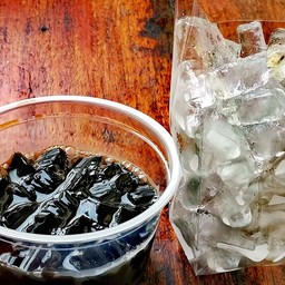 เฉาก๊วยในน้ำเชื่อม