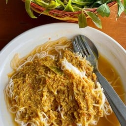 ร้านขนมจีนริมน้ำ (ม.มณฑาการ์เด้น ซอย 1)