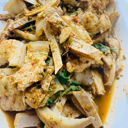 แกงหมู3ชั้นกะลา