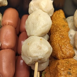 ลูกชิ้นทอดชายคา ลาดพร้าว83