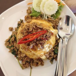 ข้าวไข่ข้น + กระเพรา