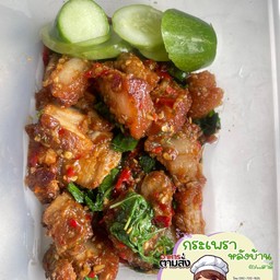 กระเพราหมูกรอบเป็นกับ