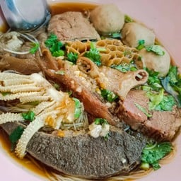 ก๋วยเตี๋ยวเนื้อ