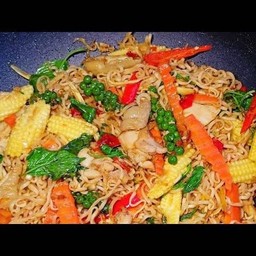 มาม่าผัดขี้เมา