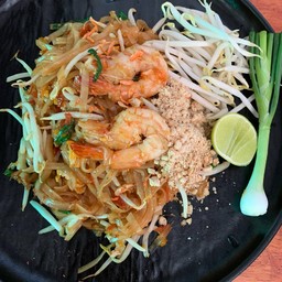 ผัดไทยกุ้งสด
