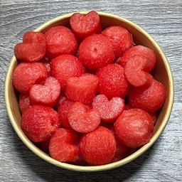 แตงโมเต็มกล่อง