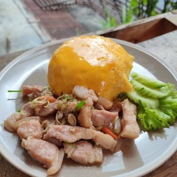 ข้าวไข่ข้น 3 ชั้นผัดกะปิ