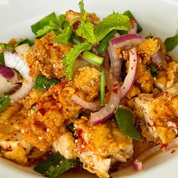 ข้าวยำไก่แซ่บ By จ๊อยส์