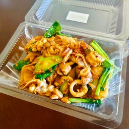 ผัดซีอิ้วเส้นใหญ่