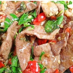 กะเพราตับหมูราดข้าว