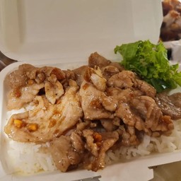 ข้าวหมูนุ่ม ผัดกระเทียม