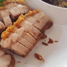 ข้าวหมูกรอบ