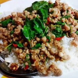 ข้าวกะเพราหมูสับ สูตร พริกขี้หนูสวน