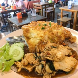 ข้าวราด กะเพรา