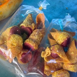 เกี๊ยวไส้กรอกทอด