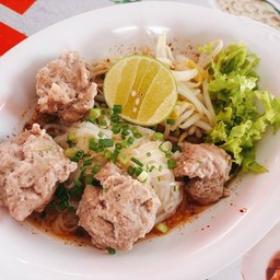 ก๋วยเตี๋ยวหมูเด้ง