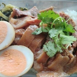 ข้าวขาหมูเจ้ดี้ รสเริ่ด
