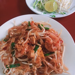 ผัดไทยกุ้งสด