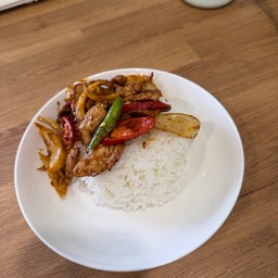 หมูผัดน้ำพริกเผา ราดข้าว