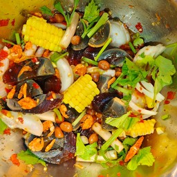 ยำไข่เยี่ยวม้า ได้ไข่3ใบ