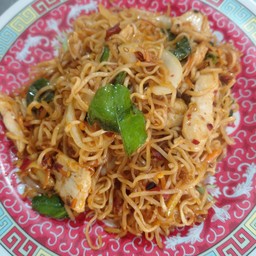 ผัดมาม่า ไก่