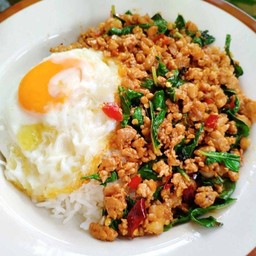 โปรแรง ข้าวกะเพราหมูสับ +ไข่ดาว