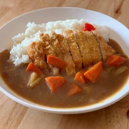 ข้าวแกงกระหรี่ไก่กรอบ