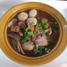 ก๋วยเตี๋ยวหมูน้ำ (นุ่ม ชิ้น ตุ๋น)