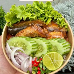 ข้าวหน้าปลากระป๋องแซ่บๆ เครื่องแน่นๆ