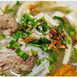 ก๋วยจั๊บญวนซี่โครงหมูพิเศษ