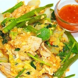 สุกี้ ผัดแห้ง วุ้นเส้น หมูสไลด์+ใส่ไข่1ฟอง+ฟรีใส่ลูกชิ้น