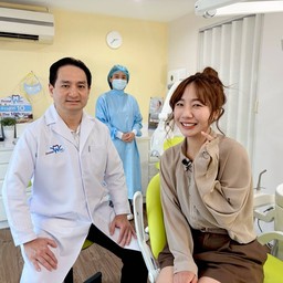 คุณอากินะ ซูซูกิ เข้ามา ฟอกสีฟัน Zoom! กับคุณหมอพงษ์