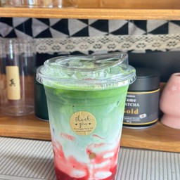 STRAWBERRY MATCHA