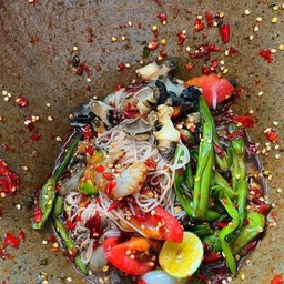 ตำซั่วผักลวกกุ้งสดหอยเชอรี่