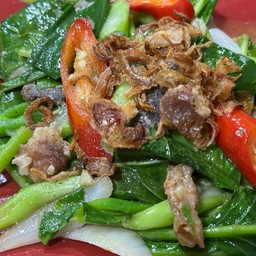 คะน้าปลาเค็มเป็นกับ