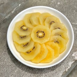 กีวีสีทอง ปอกพร้อมทาน