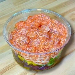 สลัดแซลมอนซอสไข่กุ้ง