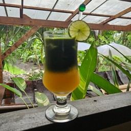 Matcha โตนดมะนาวโซดา