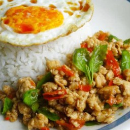 ข้าวราดกระเพราไก่+ไข่ดาว