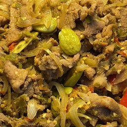 หมูกะปิ