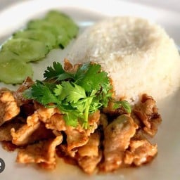 ไก่กระเทียมราดข้าว